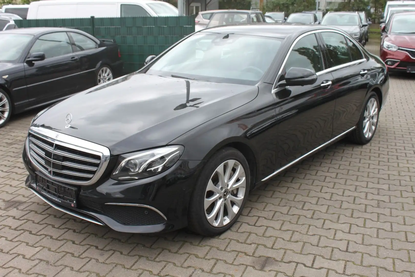 Mercedes-Benz E 350 E -Klasse Lim. E 350 d Exclusive CarPlay Noir - 1