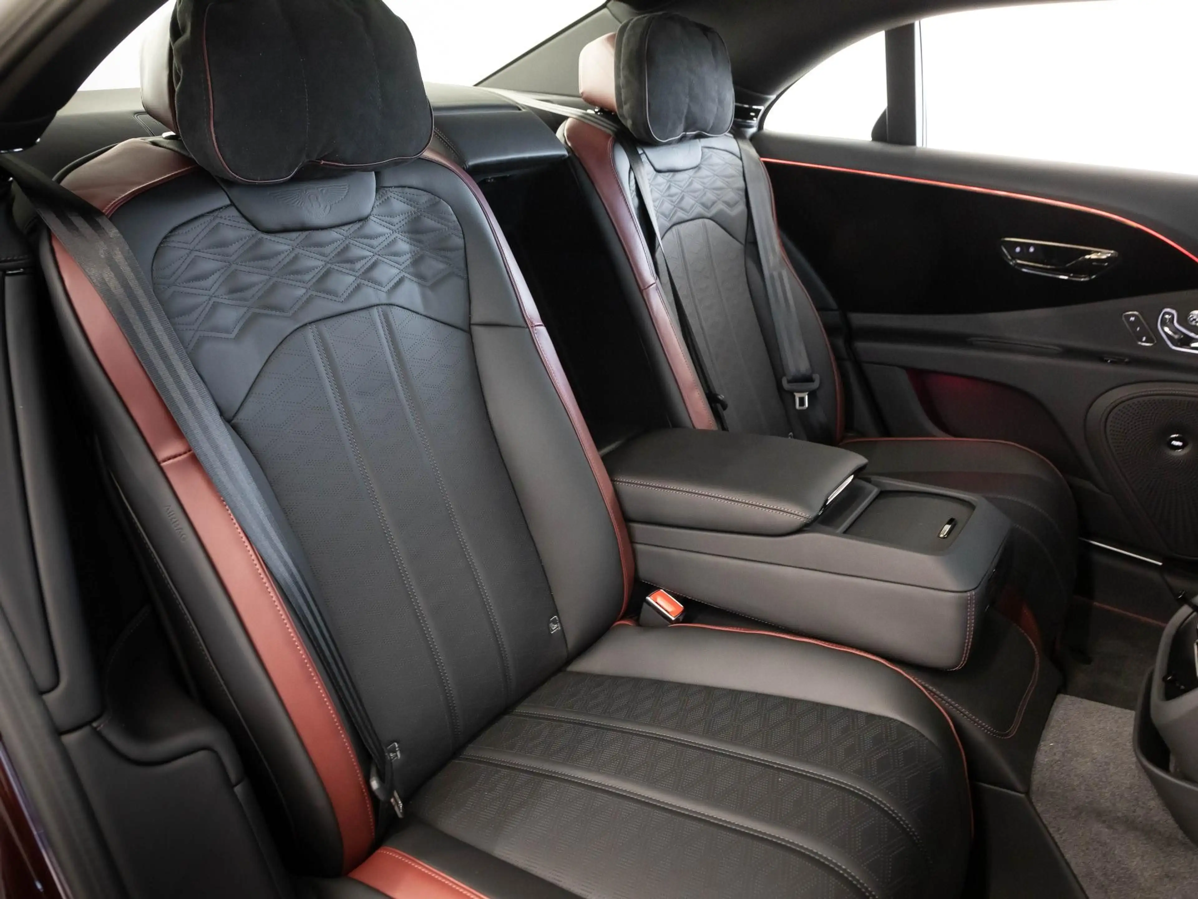 Bentley Flying Spur Speed First Edition (MY25) — photo 9