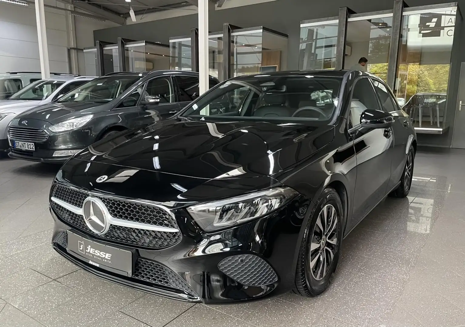Mercedes-Benz A 180 7G-DCT LED MBUX RCam DAB Nero - 1