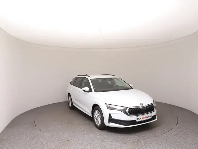 Skoda Octavia view 2