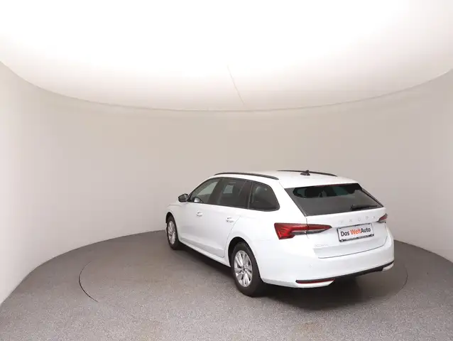 Skoda Octavia view 5