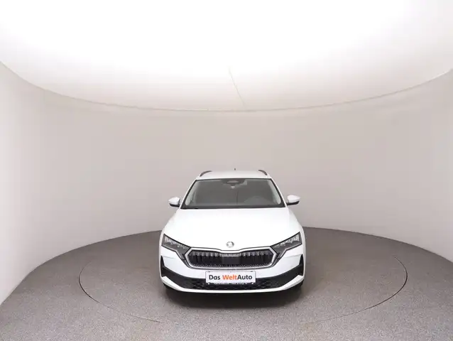 Skoda Octavia view 3