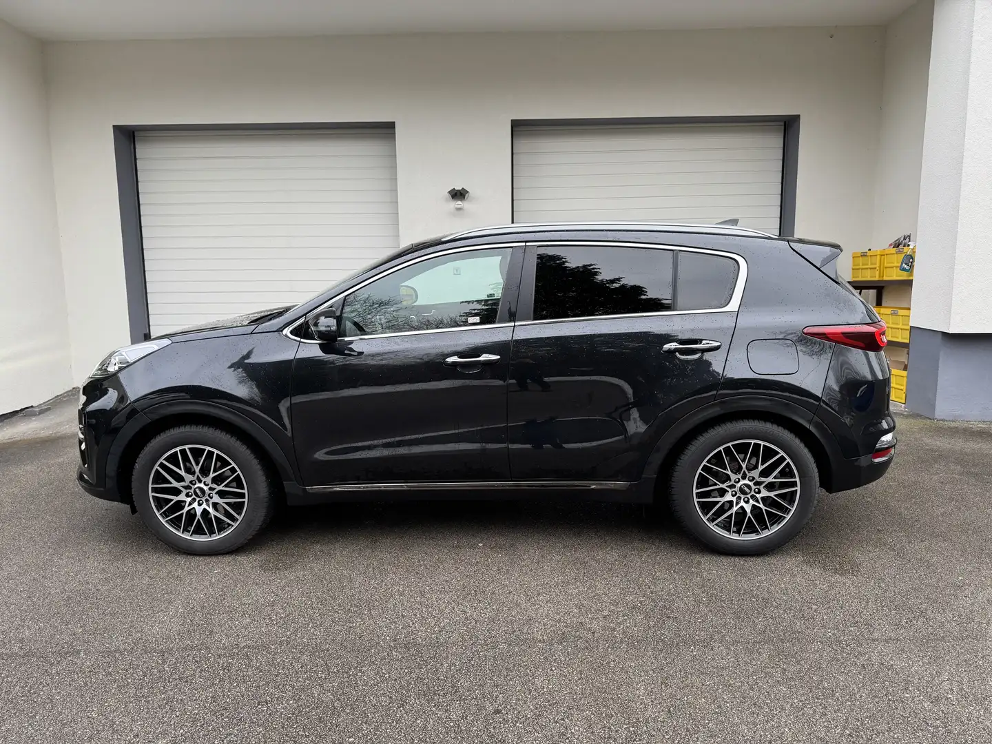 Kia Sportage Sportage 1,6 CRDI MHD GT-Line Österreich Edition Schwarz - 2