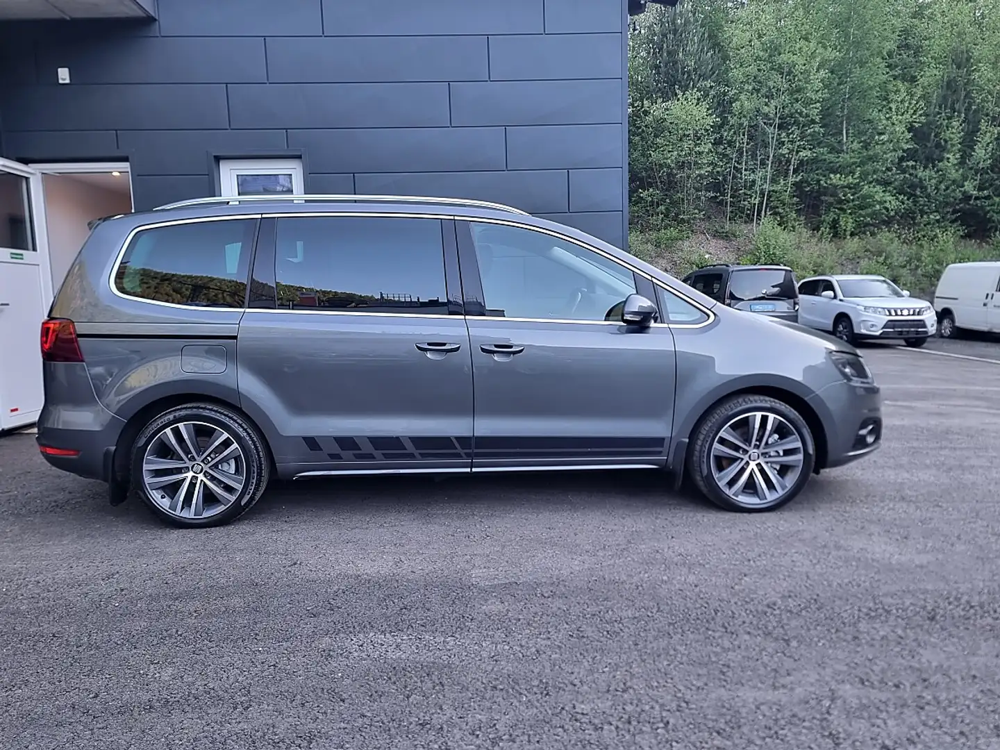 SEAT Alhambra FR 2,0 TDI CR 4WD**AHK**7SITZ**PANORAMA**LEDER** Grau - 2