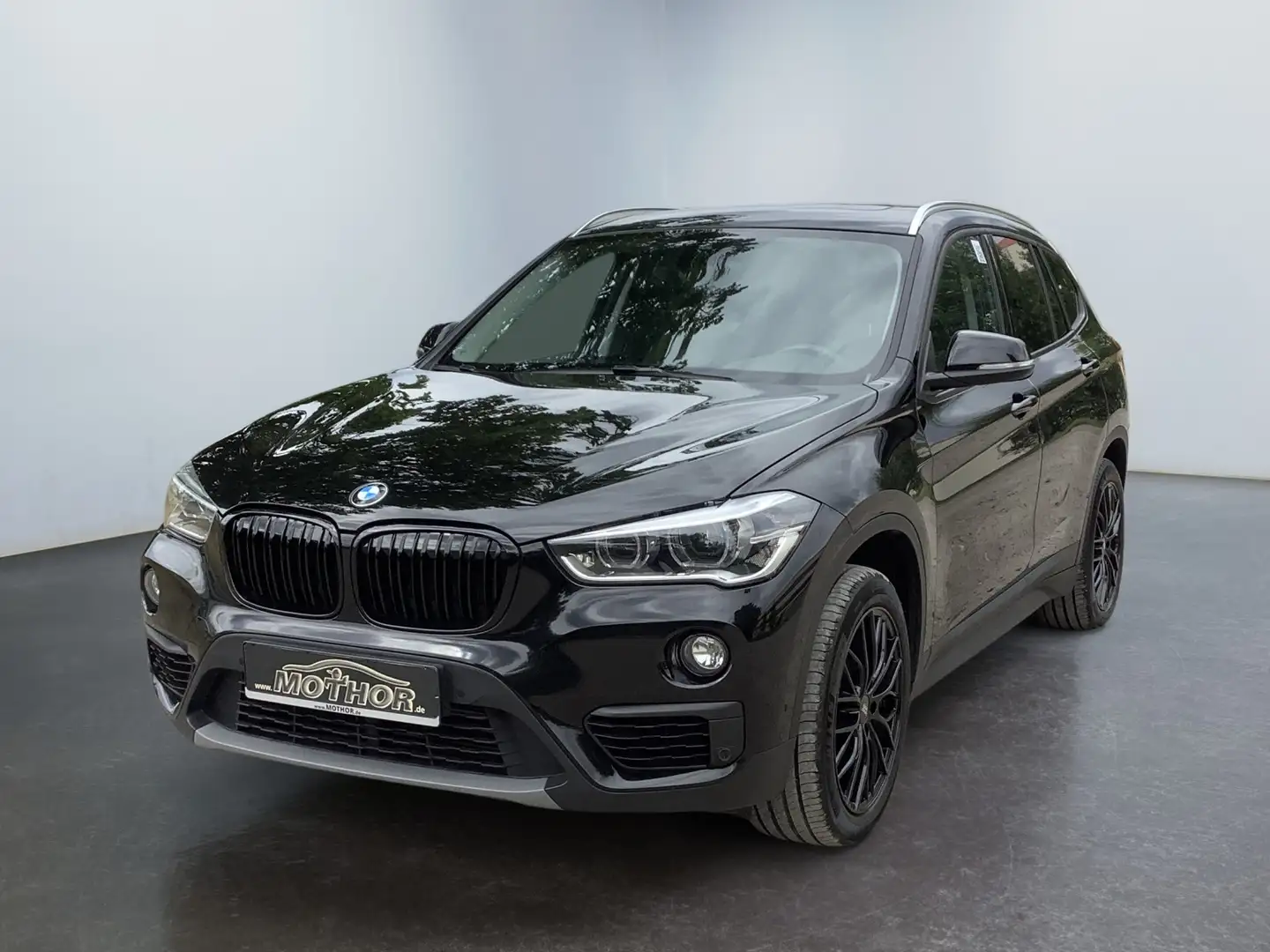 BMW X1 sDrive Advantage 18d ACC Pano PDC el.Heck USB Negro - 2