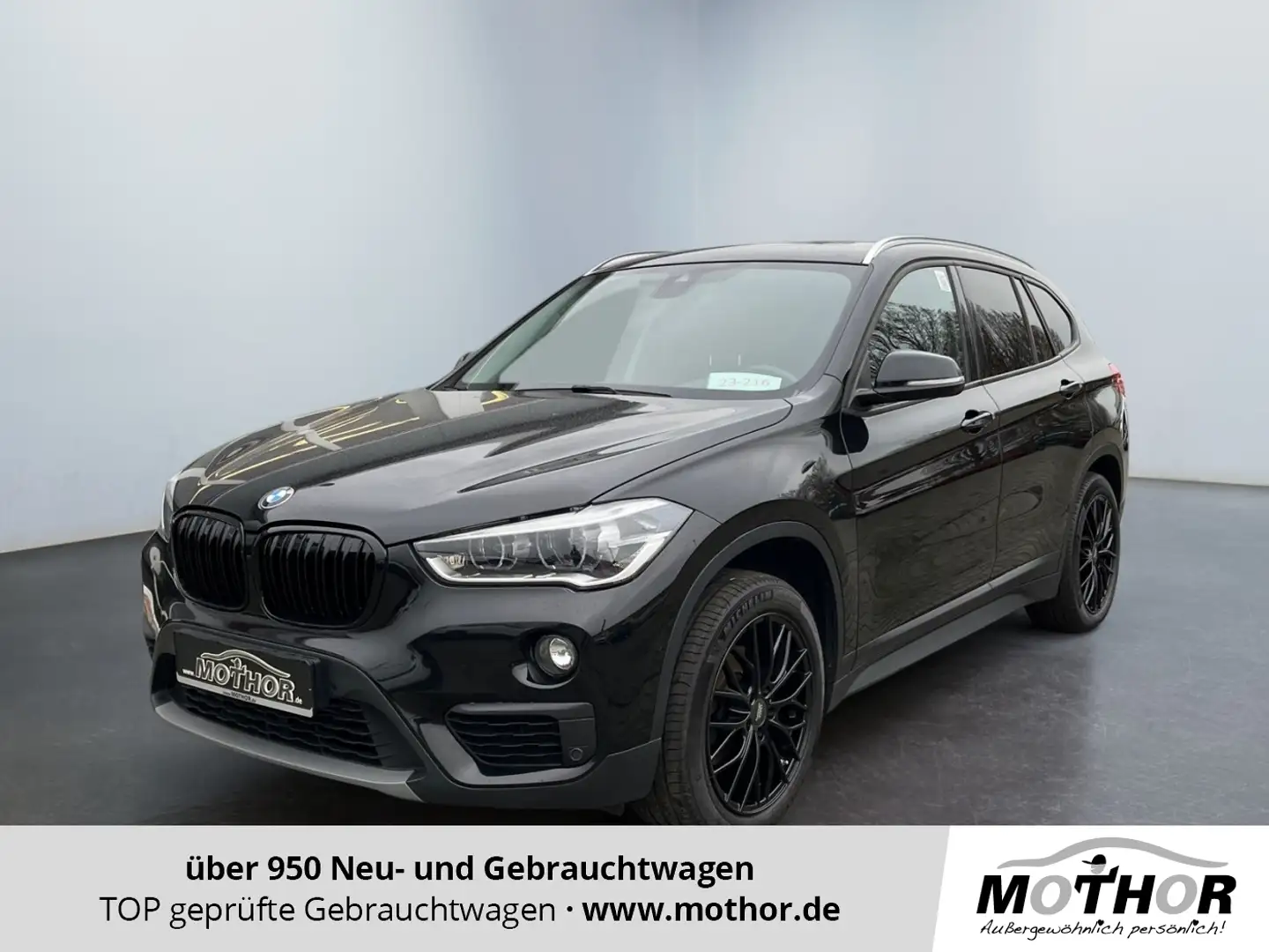 BMW X1 sDrive Advantage 18d Panoramadach Zwart - 1