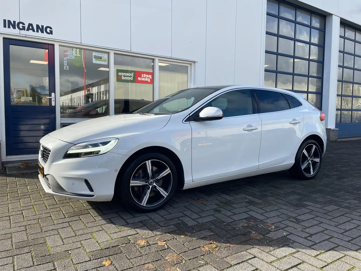 Volvo V40 1.5 T3 Polar+ Sport Blanc - 2