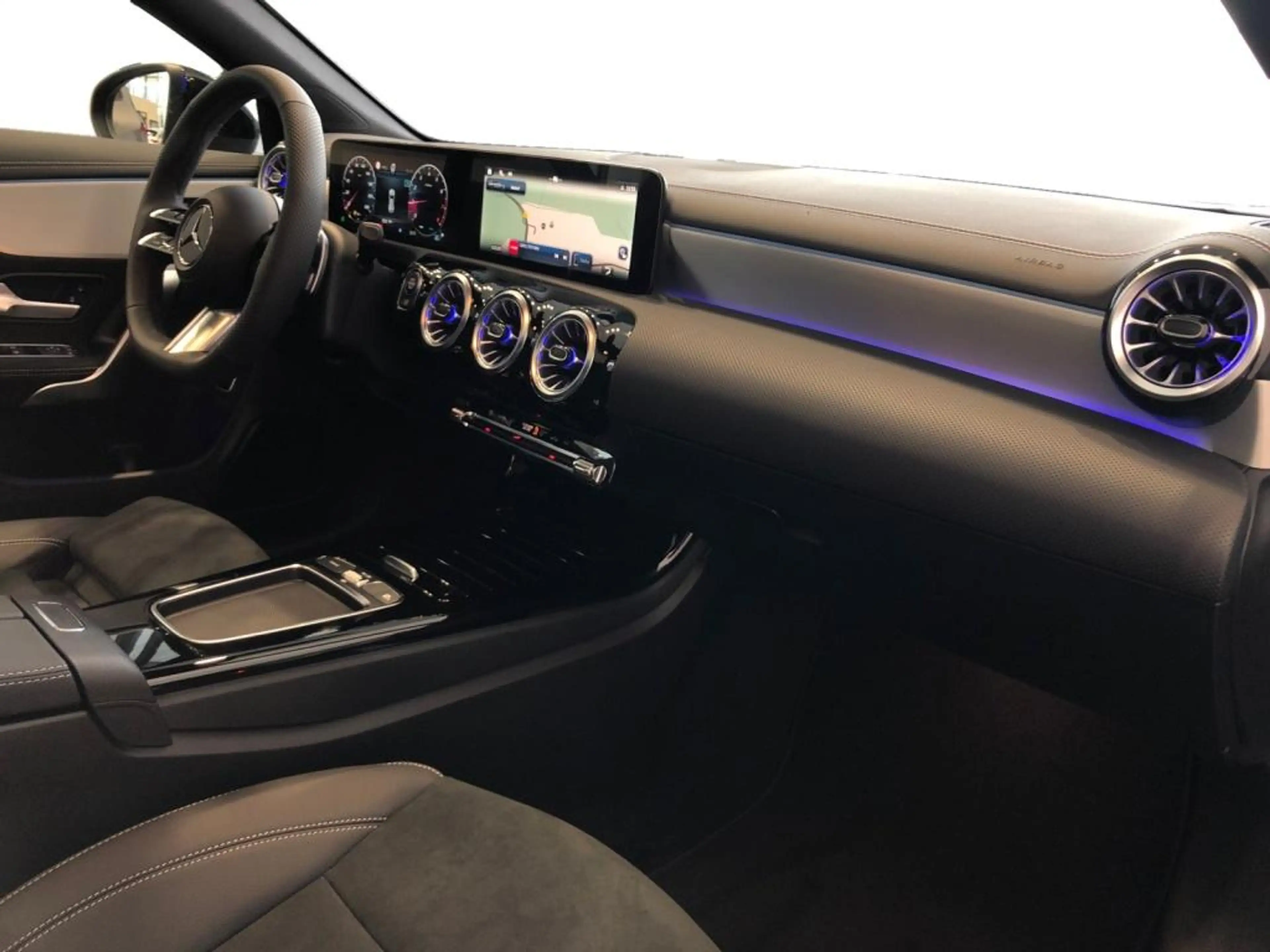 Mercedes-Benz CLA 200 Shooting Brake AMG+ILS+MBUX+MBeam+Night — photo 4
