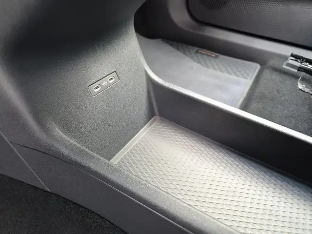 Cupra Raval view 26