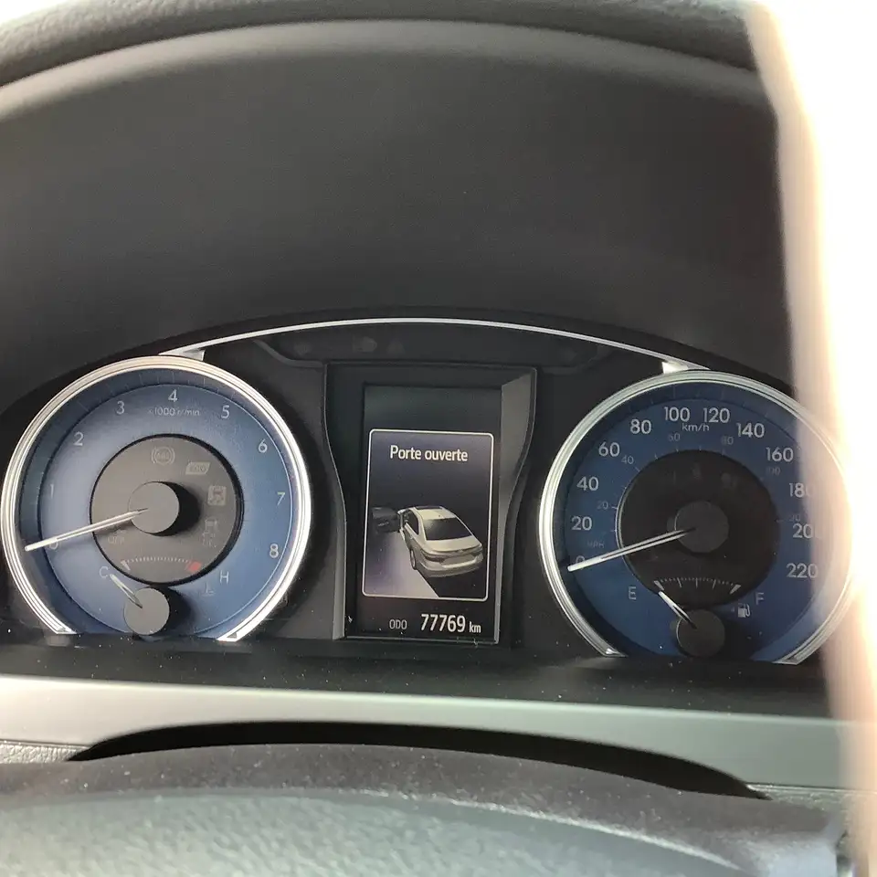 Toyota Camry снимка Toyota Camry