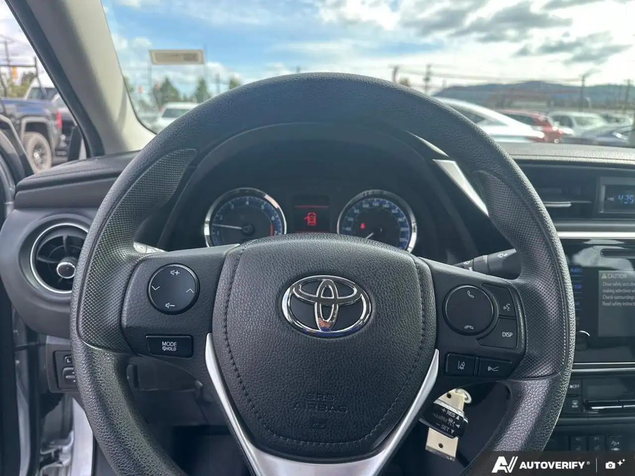 Toyota Corolla снимка Toyota Corolla