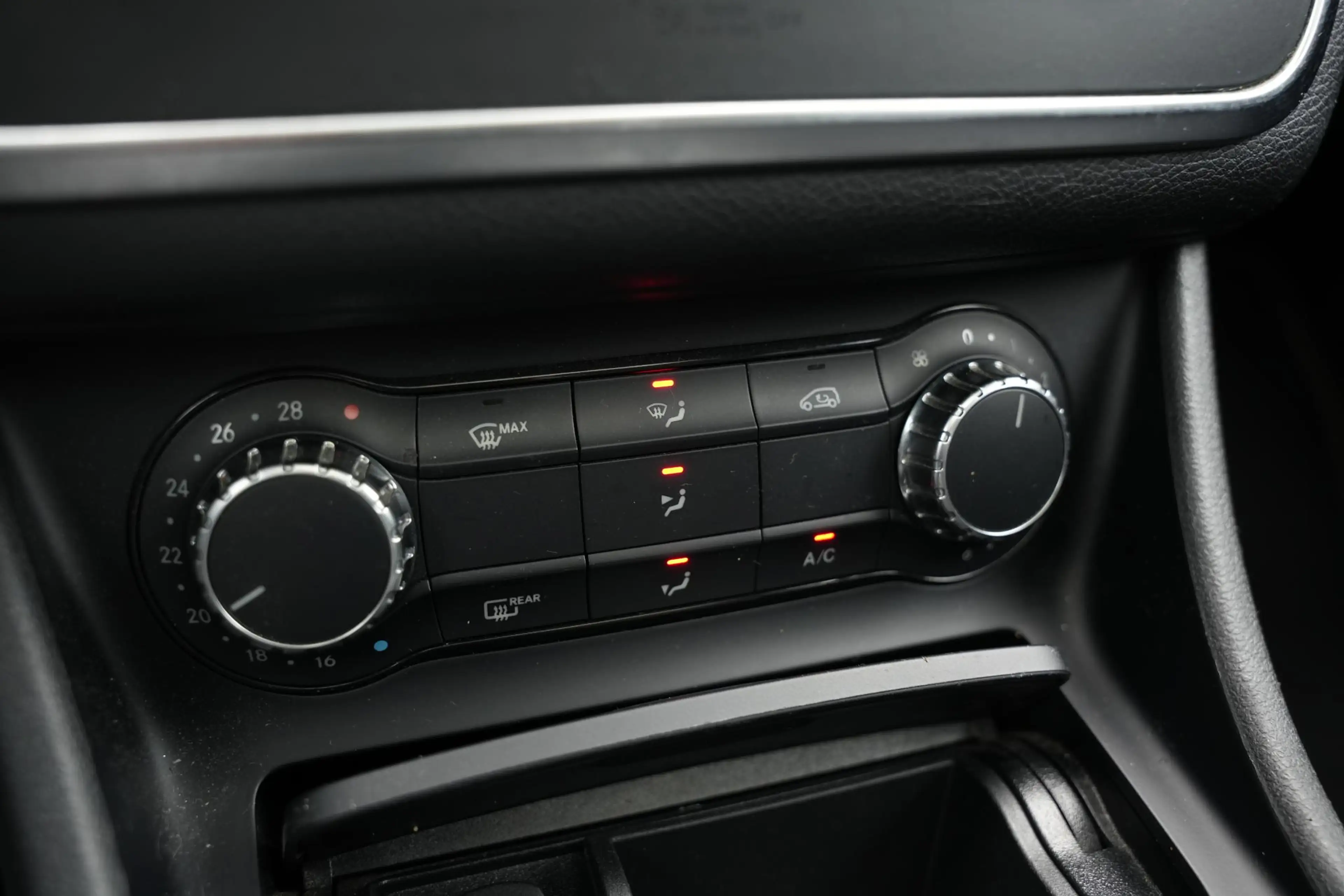 Mercedes-Benz CLA 45 AMG 4MATIC Panoramadak Leer Memory Stoelverw. Camera — photo 26