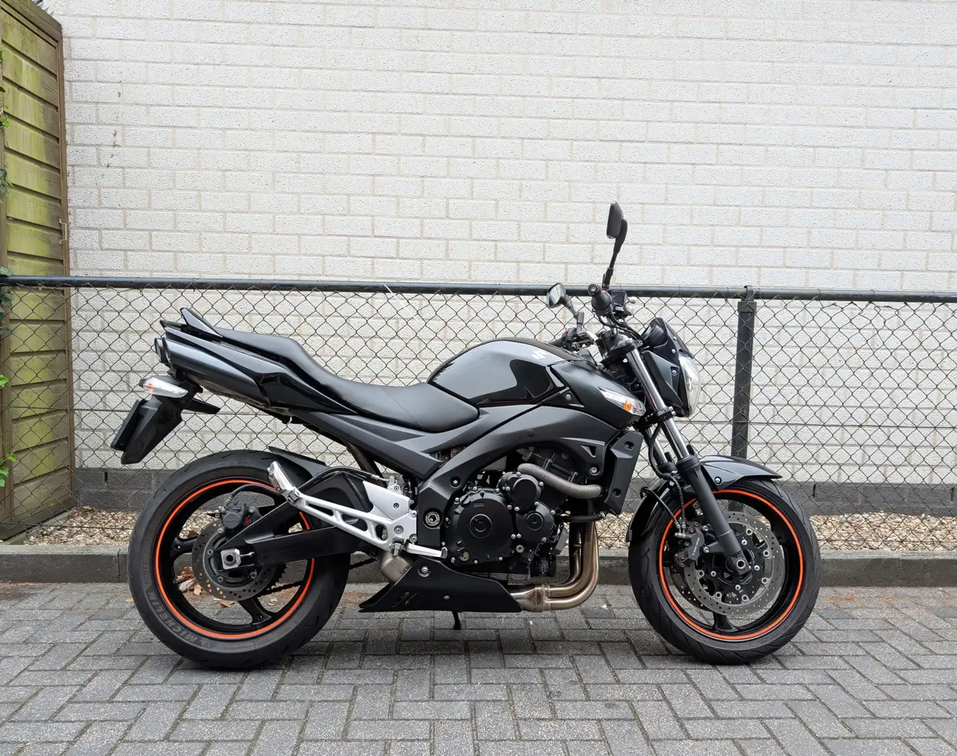 Suzuki GSR 600 | triple black uitvoering | in topstaat ! Fekete - 1