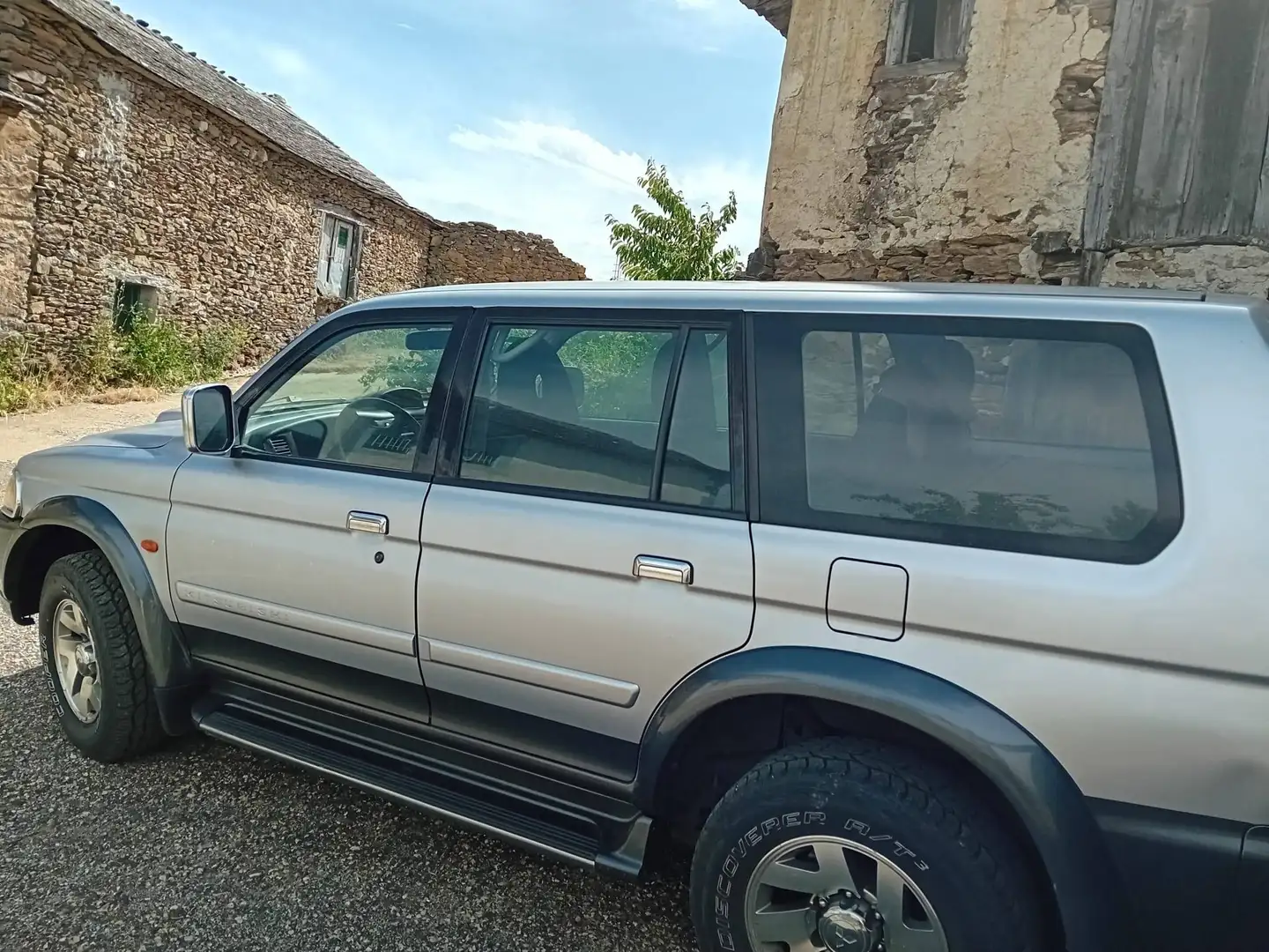 Mitsubishi Montero Montero Sport 2.5 TDi GLS Gris - 1