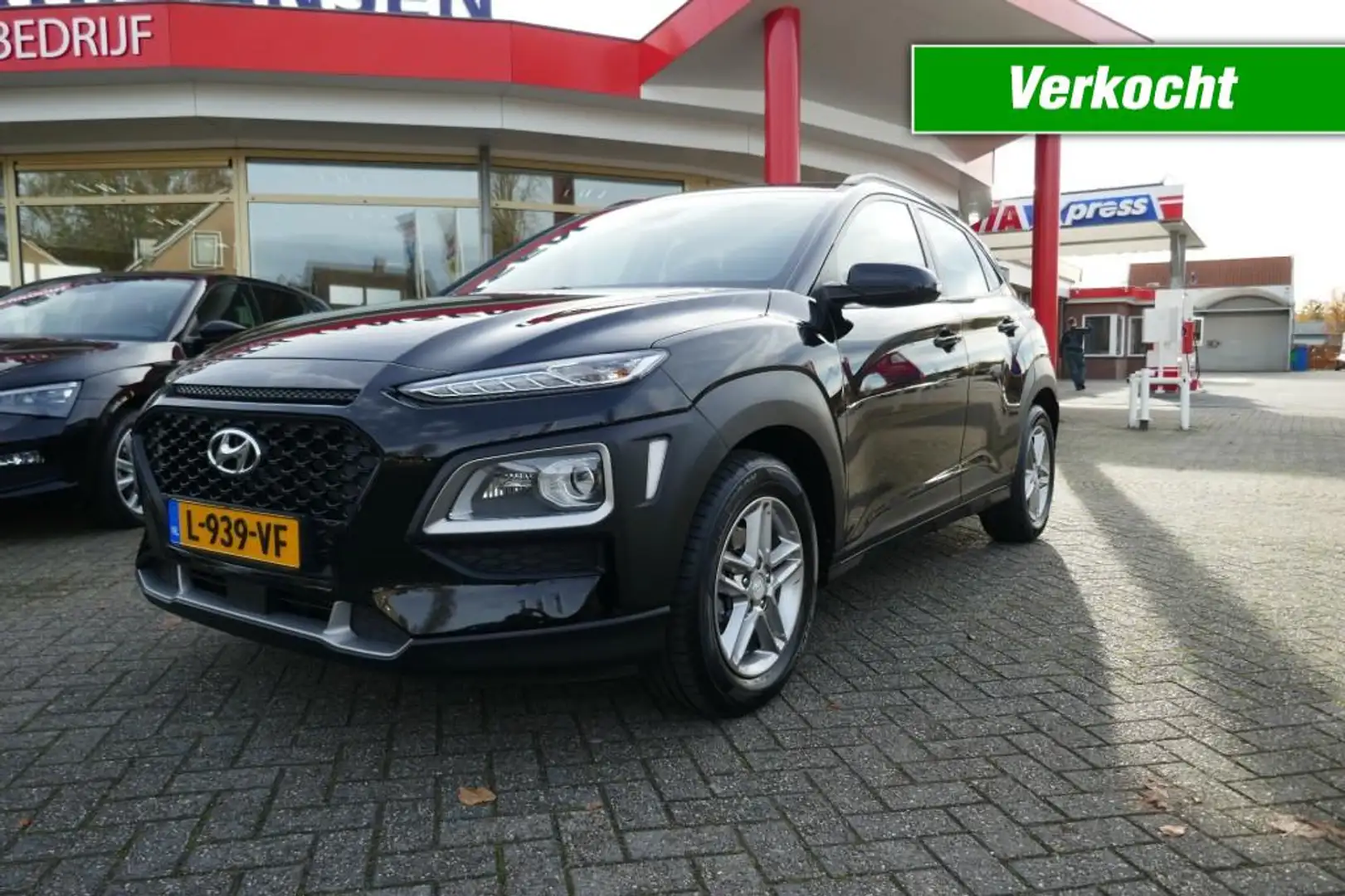 Hyundai KONA 1.0T COMFORT  120 PK  TREKHAAK/CAMERA/APPLE CARPLA Zwart - 1