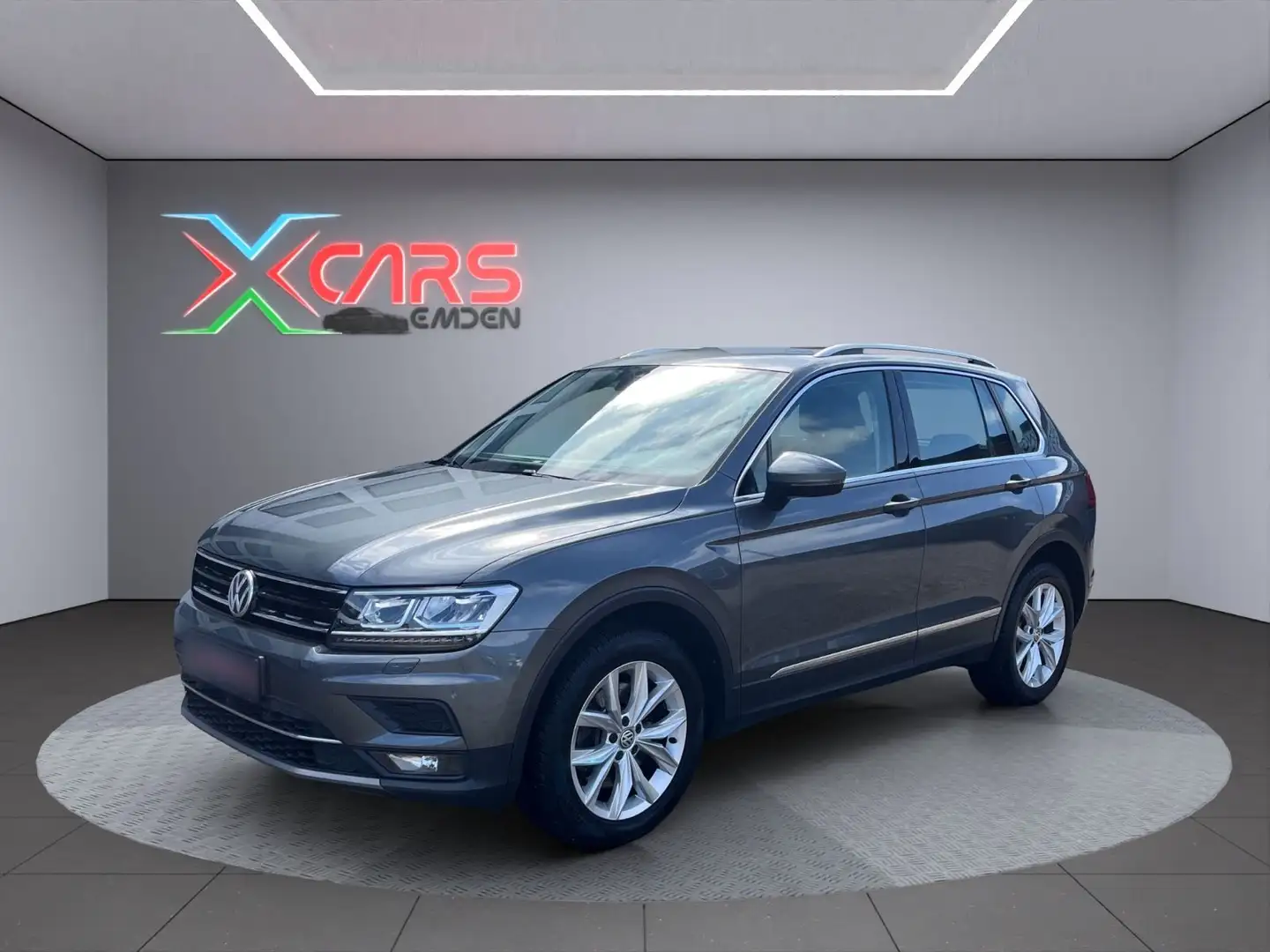 Volkswagen Tiguan 2.0 TDI Highline 4Motion/Kamera/SHZ/Navi/ Grijs - 1