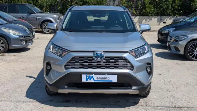 Toyota Rav4 view 3