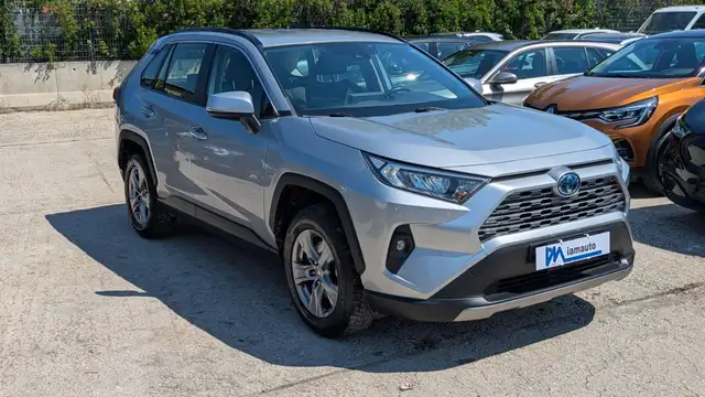 Toyota Rav4 view 4