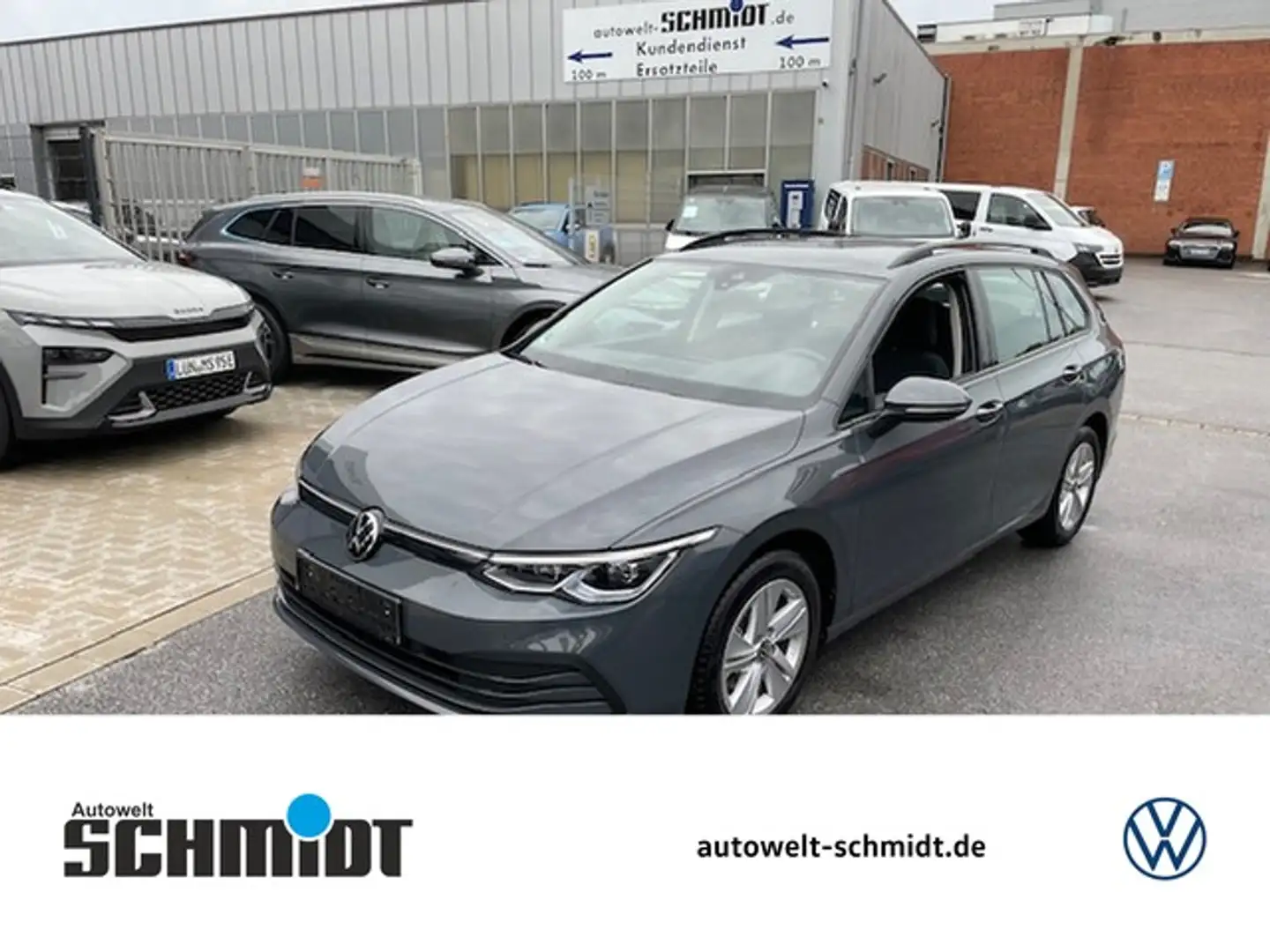 Volkswagen Golf VIII Variant 1.5 eTSi DSG Life ACC NaviMedia LE... Grau - 1