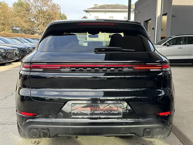 Porsche Cayenne III E-Hybrid Black Edition Aut. / AHK / Pano / 21" Ansicht 9