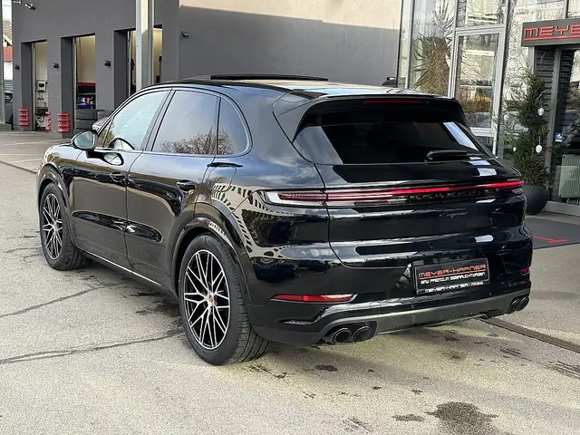 Porsche Cayenne III E-Hybrid Black Edition Aut. / AHK / Pano / 21" Ansicht 7