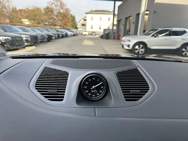 Porsche Cayenne III E-Hybrid Black Edition Aut. / AHK / Pano / 21" Ansicht 25