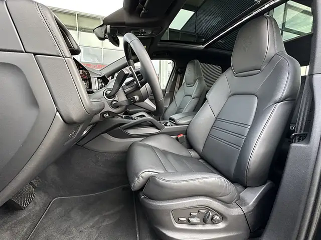 Porsche Cayenne III E-Hybrid Black Edition Aut. / AHK / Pano / 21" Ansicht 35