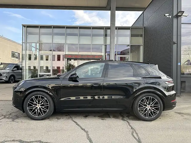 Porsche Cayenne III E-Hybrid Black Edition Aut. / AHK / Pano / 21" Ansicht 6