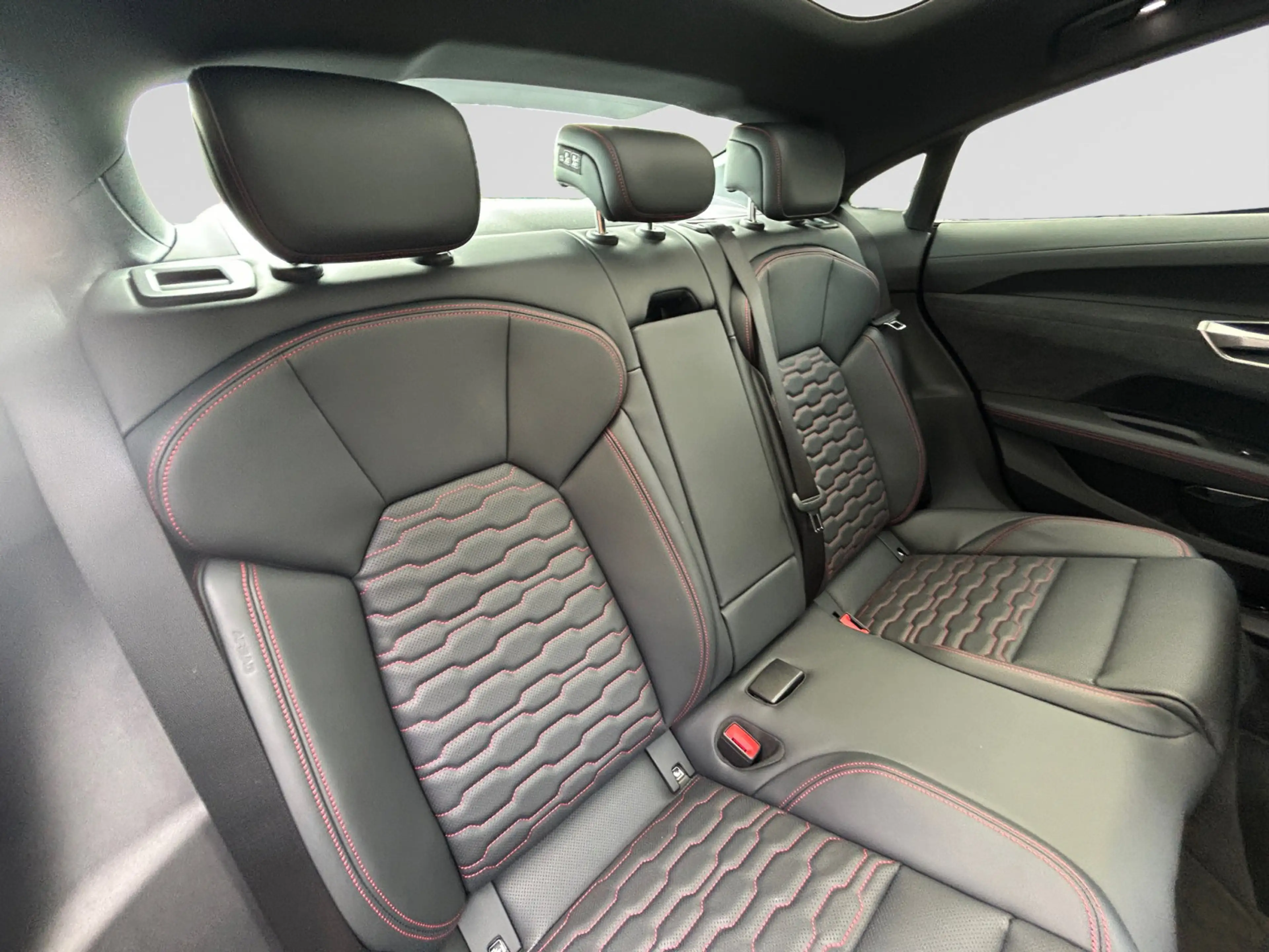 Audi e-tron GT Audi S e-tron GT     435 — photo 8
