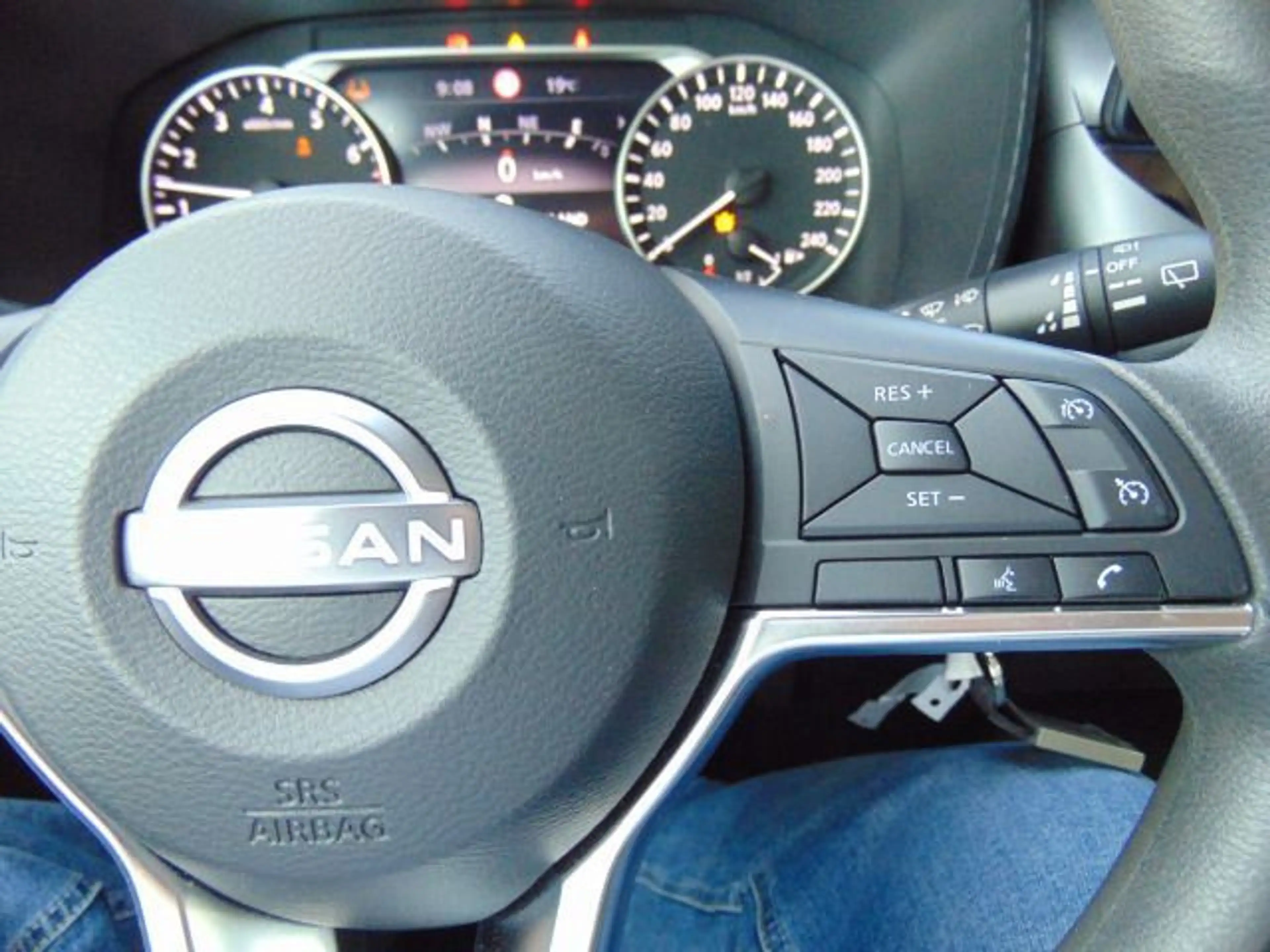 Nissan Juke Acenta Navi, Komfort-Paket & Rückfahrkamera — photo 12