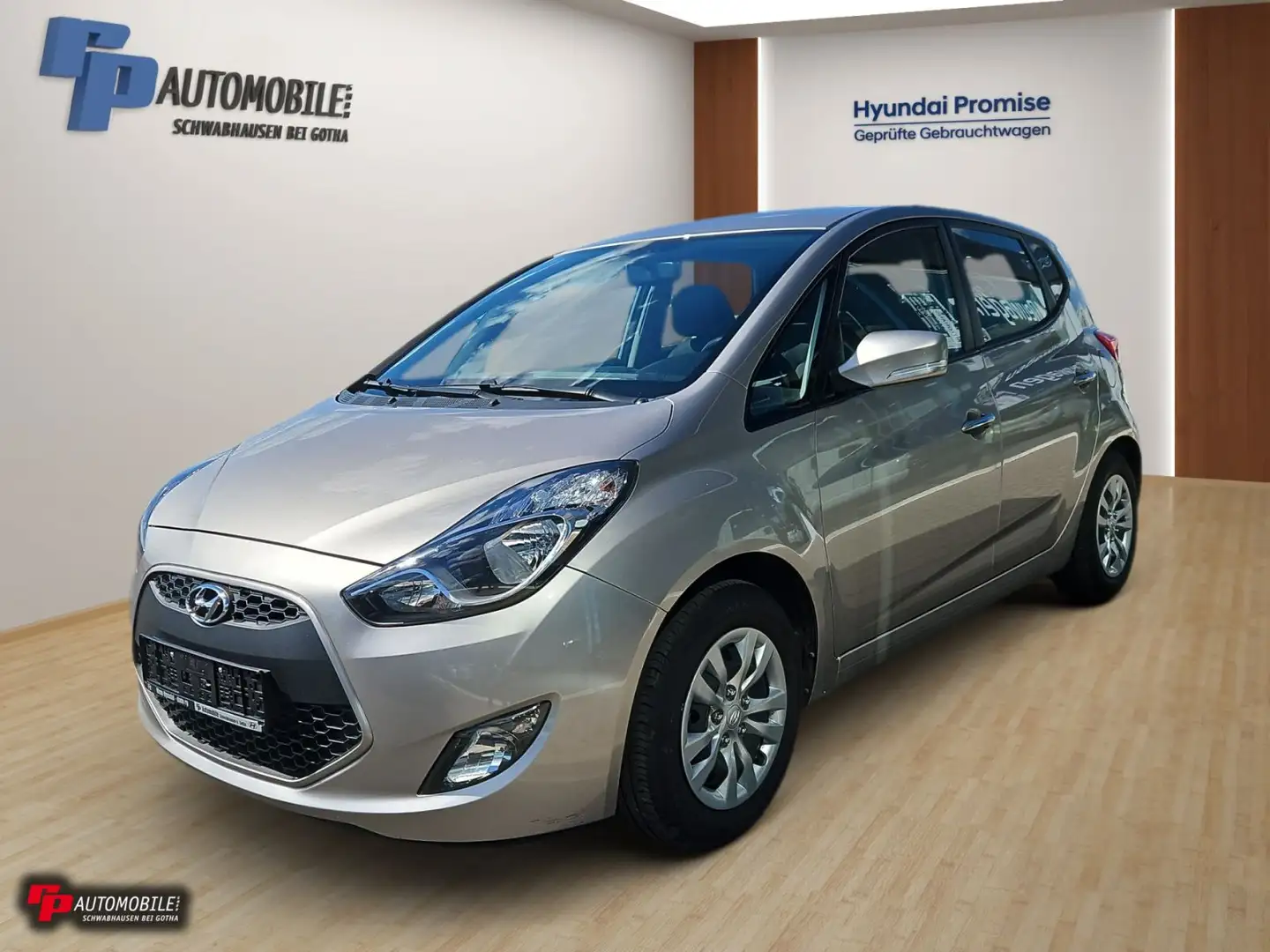 Hyundai iX20 1.6 Trend Klimaautomatik Silber - 1