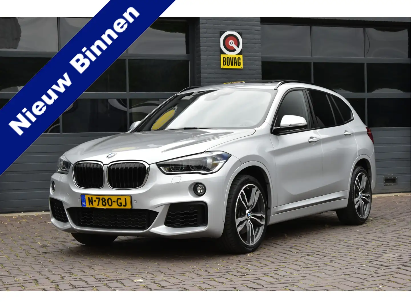 BMW X1 sDrive20i High Executive M-Sportpakket Zilver - 1