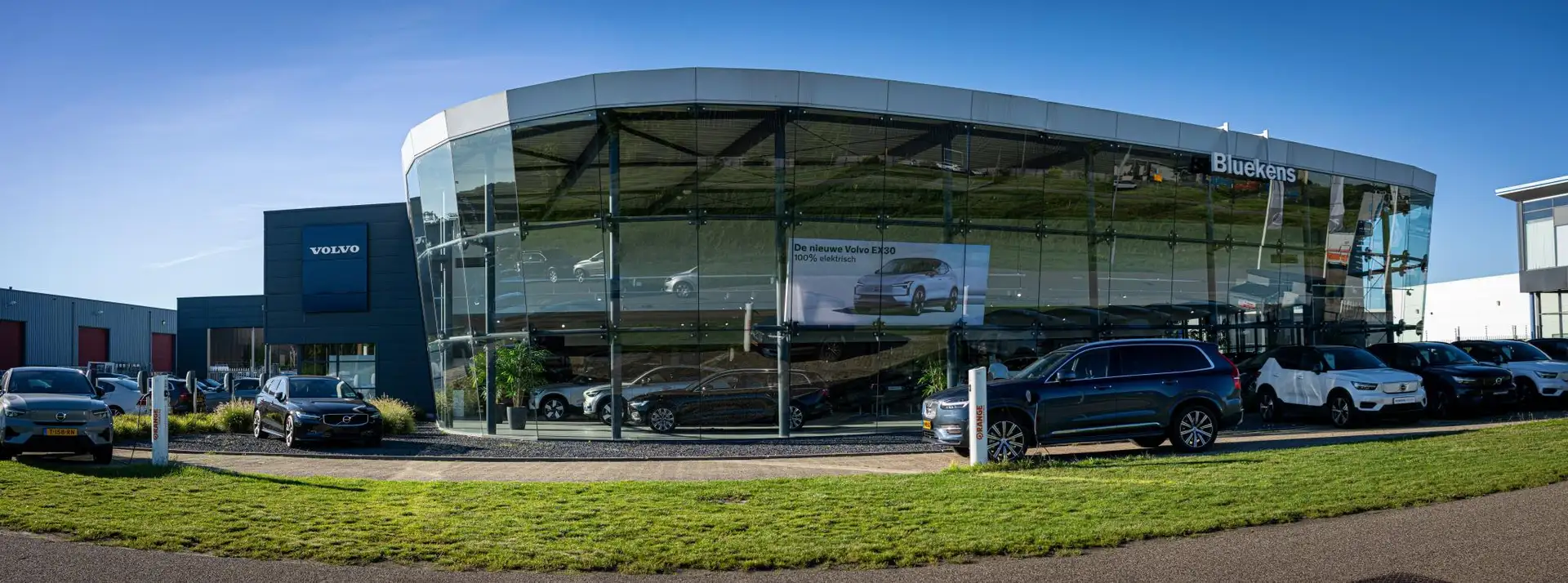 Volvo V60 T6 Recharge AWD Core Bright - LONG RANGE - Intelli Zwart - 2