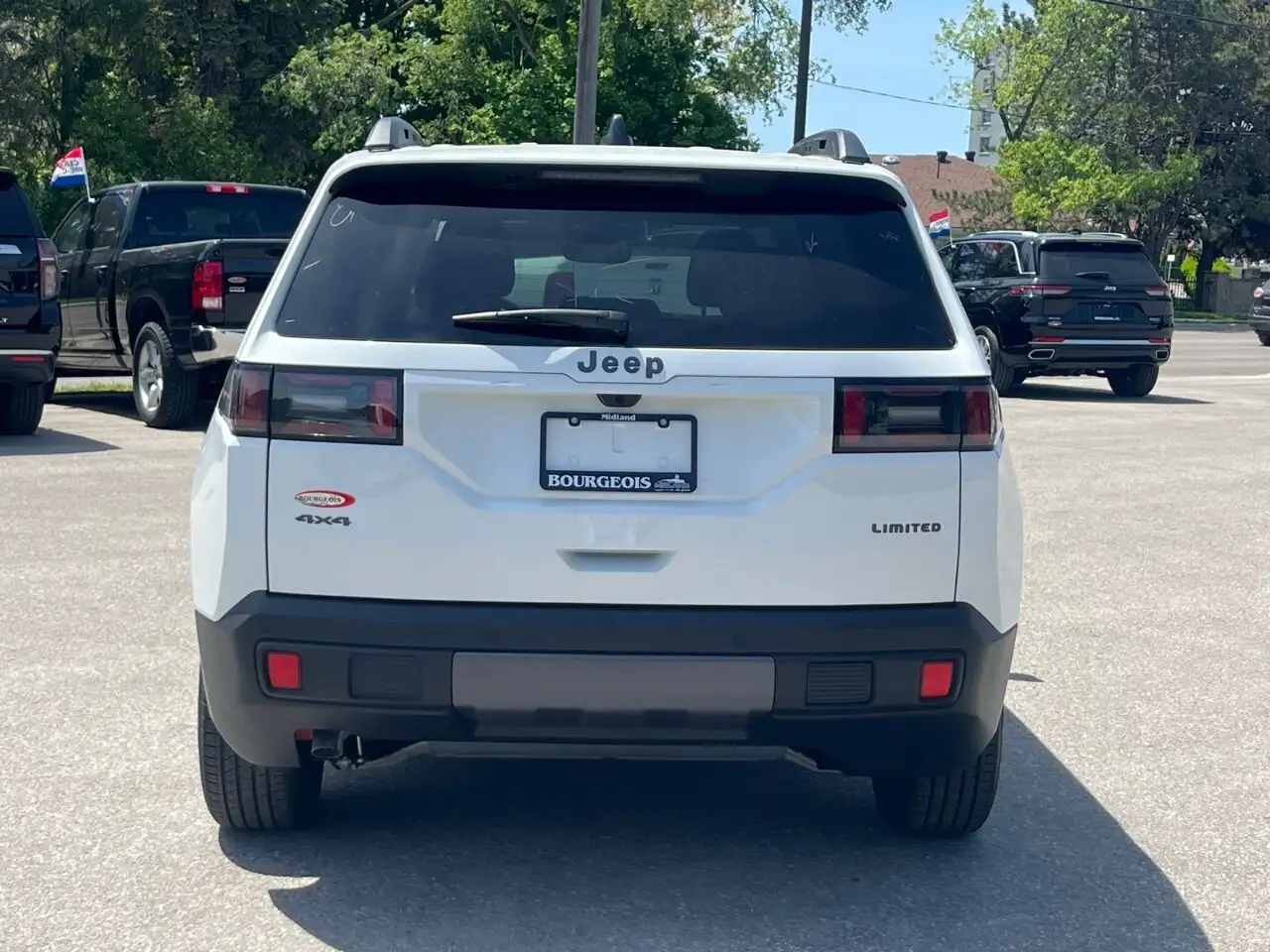Jeep Cherokee снимка Jeep Cherokee