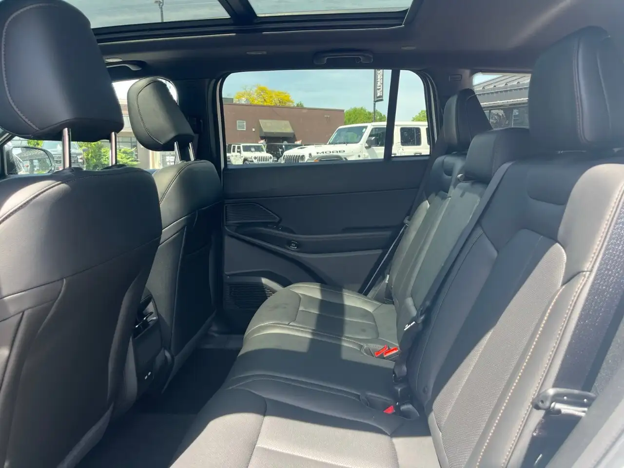 Jeep Cherokee снимка Jeep Cherokee