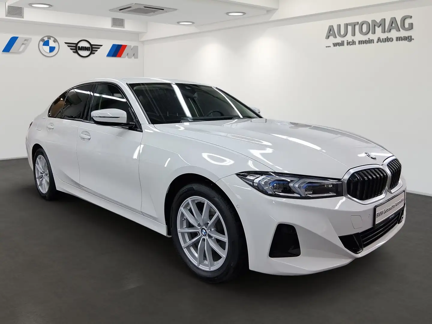 BMW 320 d Limousine*AHK*Komfortzugang*Memory*Adaptiver LED Weiß - 2