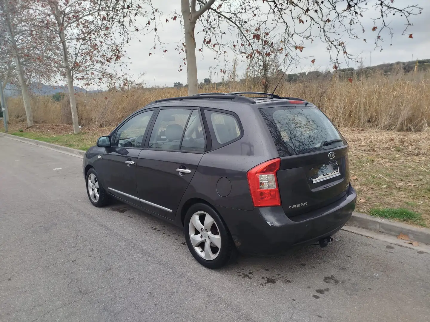 Kia Carens 2.0CRDI Emotion 7pl. - 1