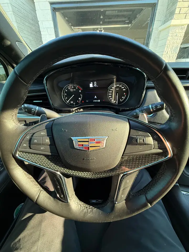 Cadillac XT5 снимка Cadillac XT5