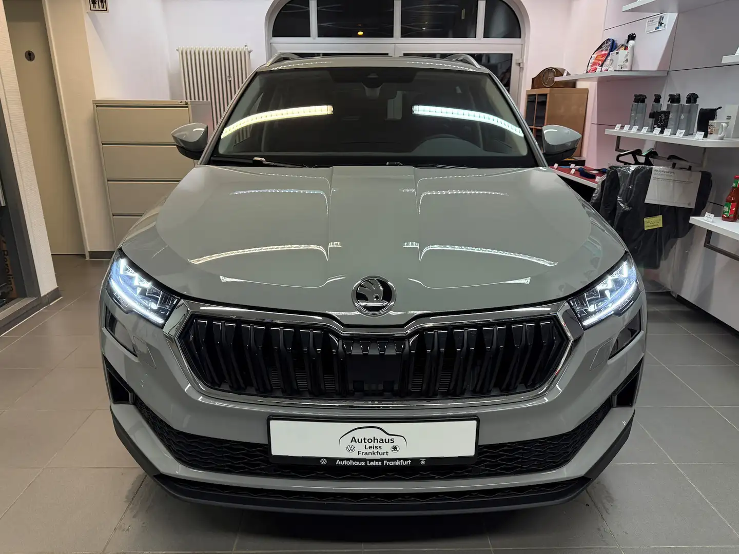 Skoda Karoq Drive 1.5TSI DSG Grau - 1