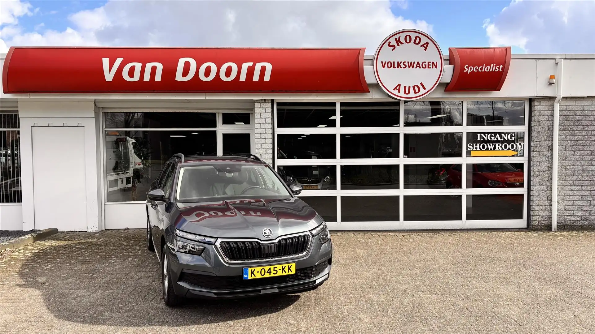 Skoda Kamiq 1.0 TSI Greentech 110pk Business Edition virtueel Gris - 1