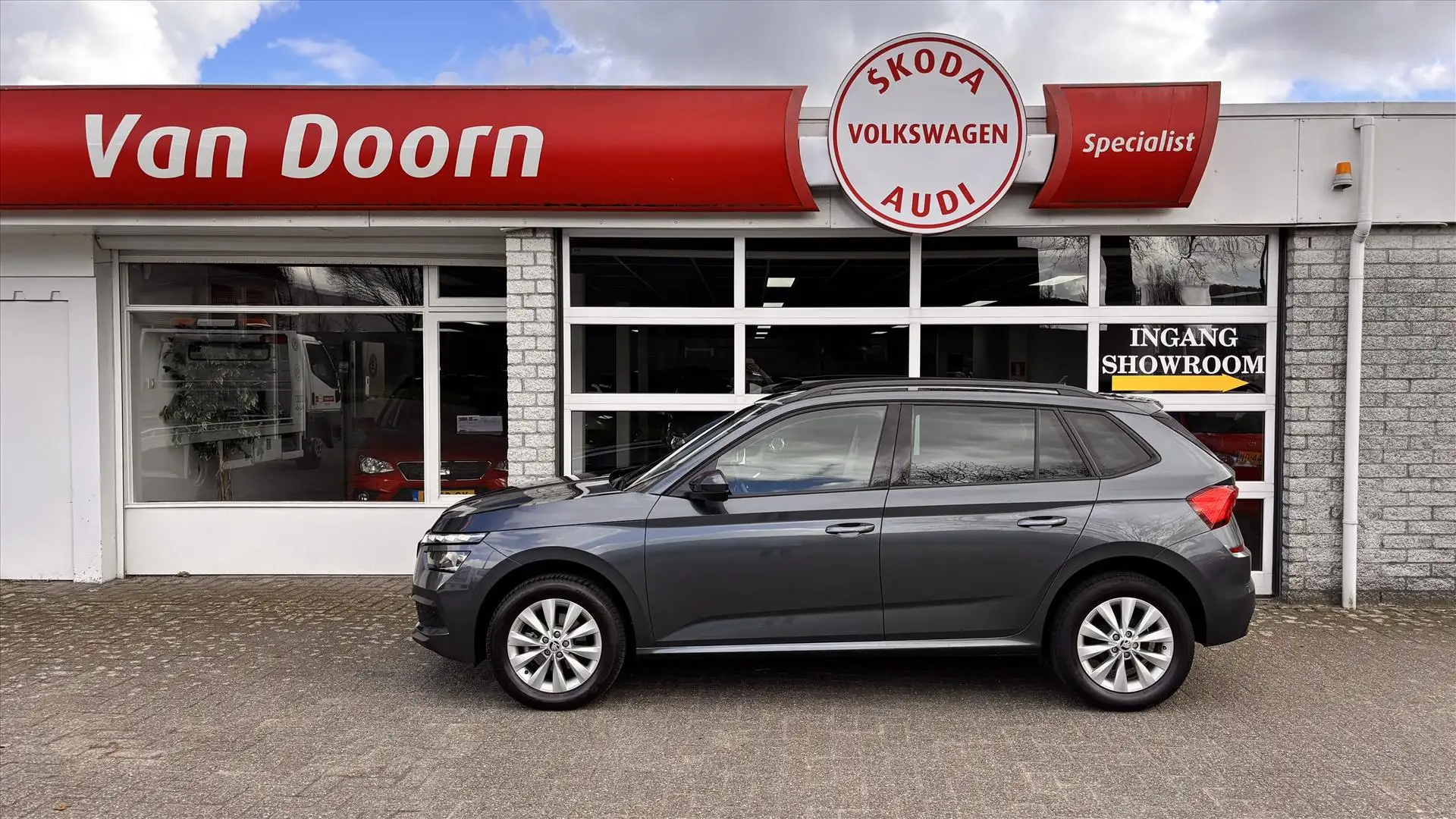 Skoda Kamiq 1.0 TSI Greentech 110pk Business Edition virtueel Gris - 2