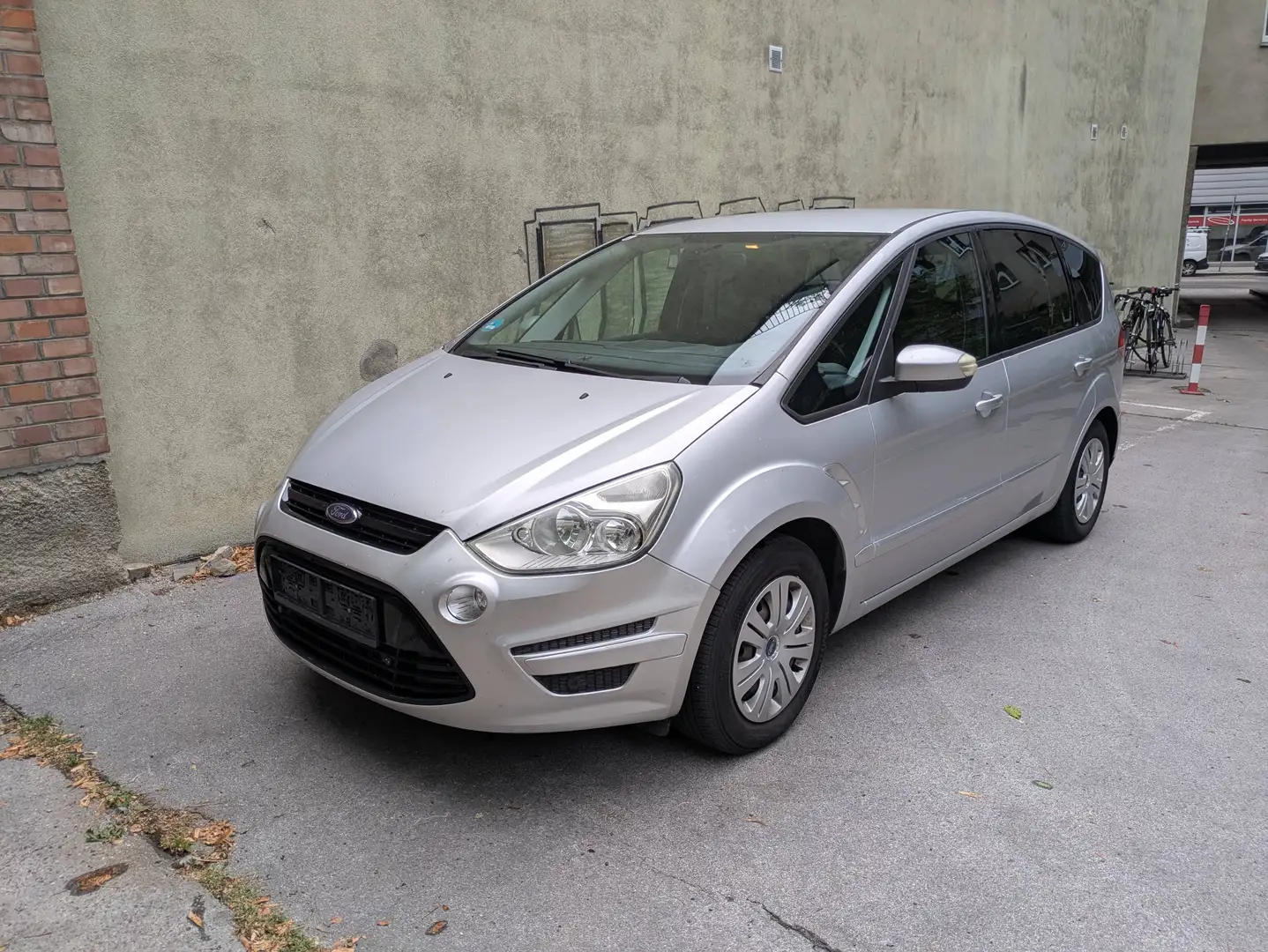 Ford S-Max S-MAX Trend 2,0 TDCi DPF Trend Silber - 1