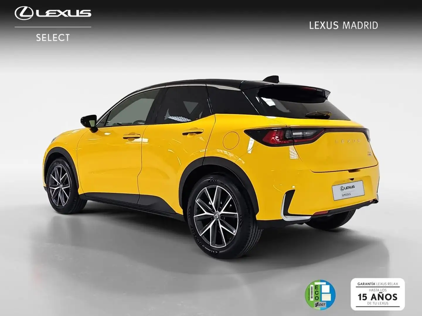 Lexus LBX 1.5 136cv HEV Emotion+ Amarillo - 2