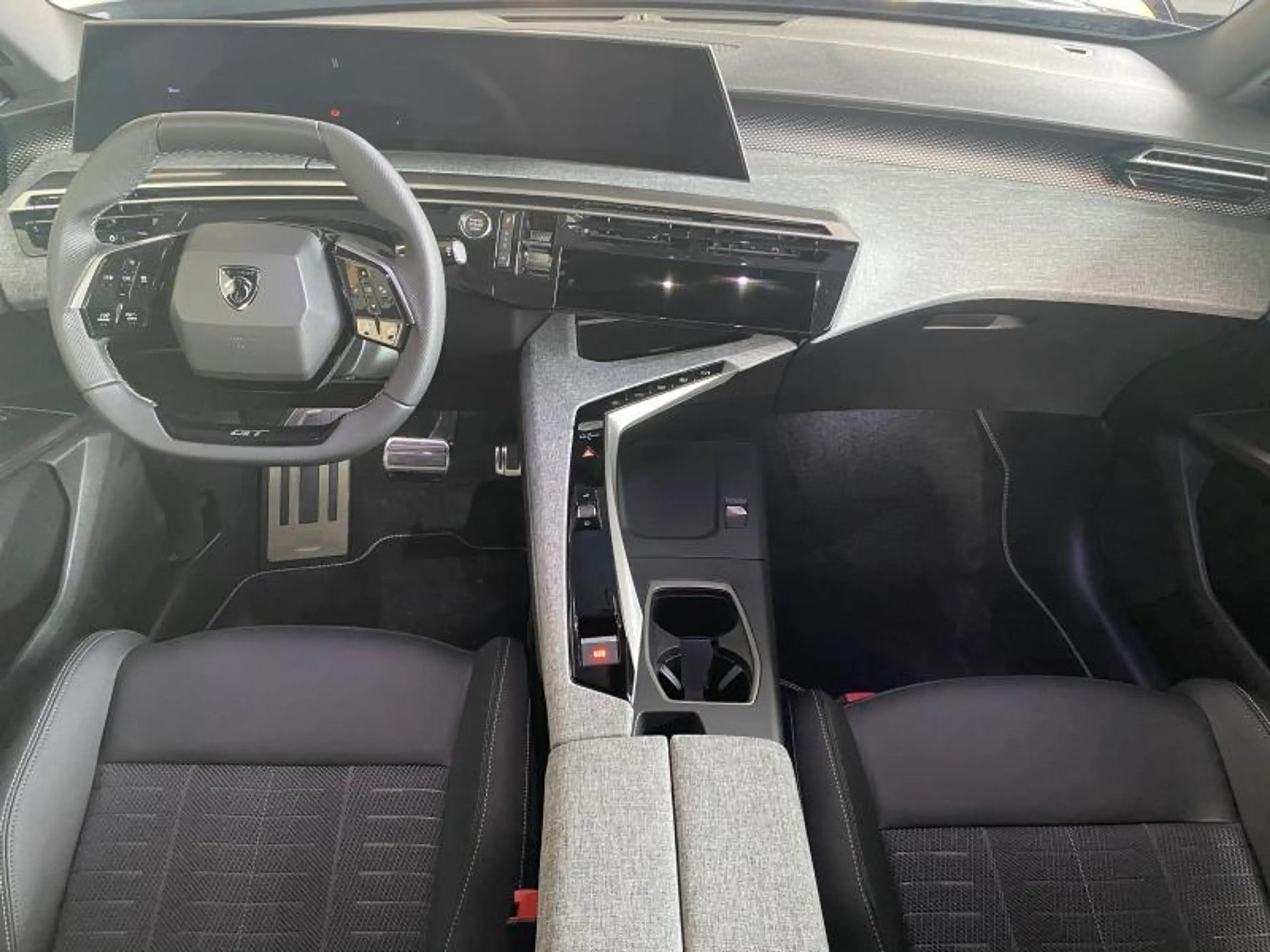 Peugeot 5008 GT / MHEV / E-DSC6 — photo 6