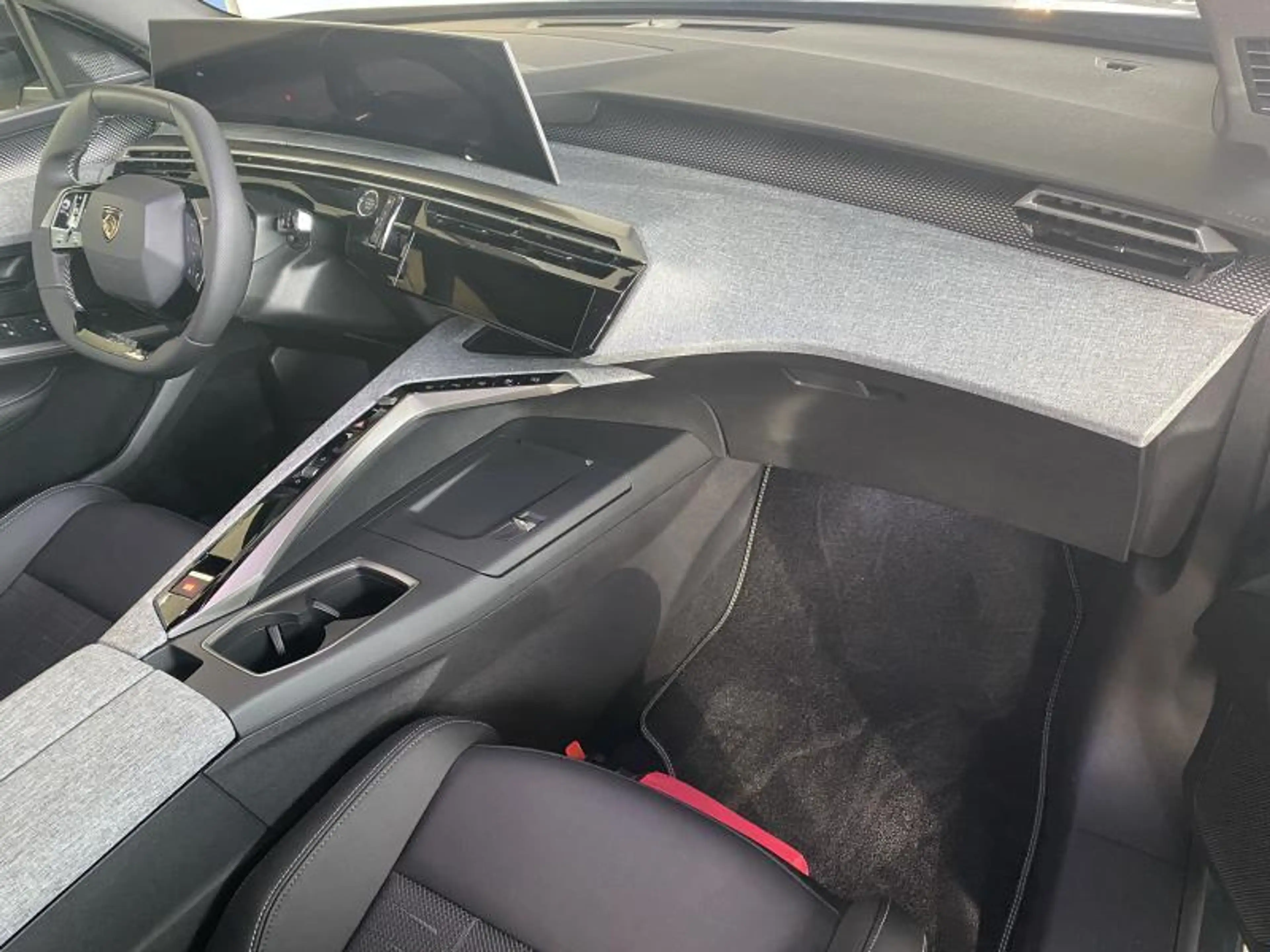 Peugeot 5008 GT / MHEV / E-DSC6 — photo 2