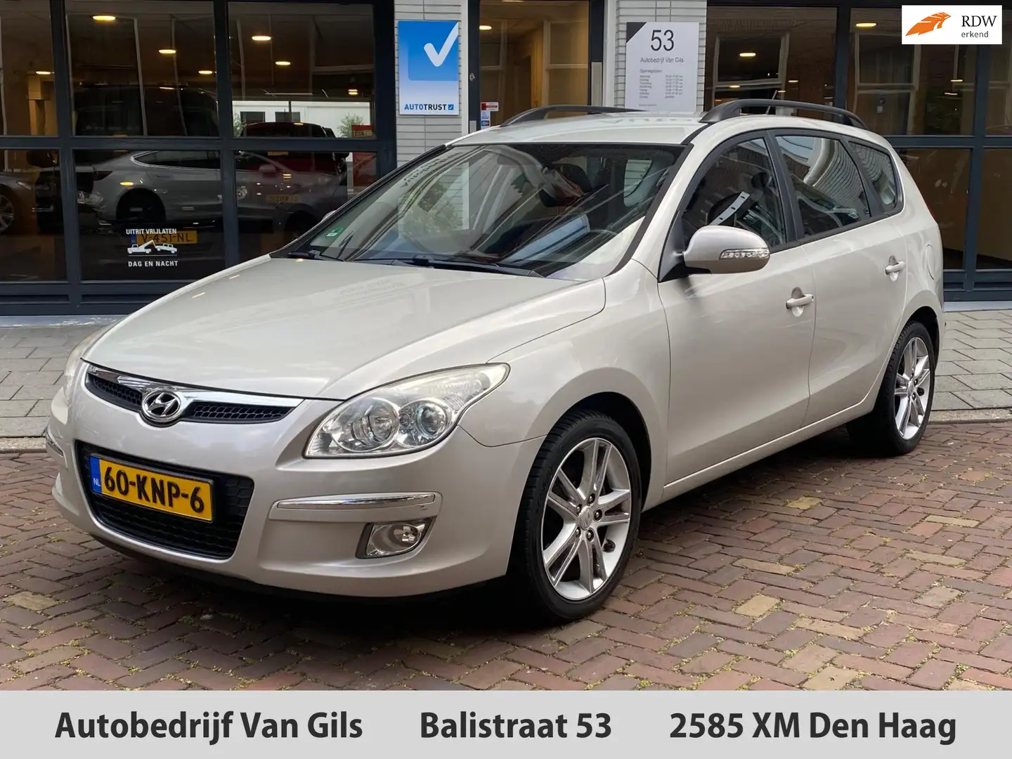 Hyundai i30 CW 1.6i i-Catcher | AIRCO | LEDER | PDC | LMV | ST Grijs - 1