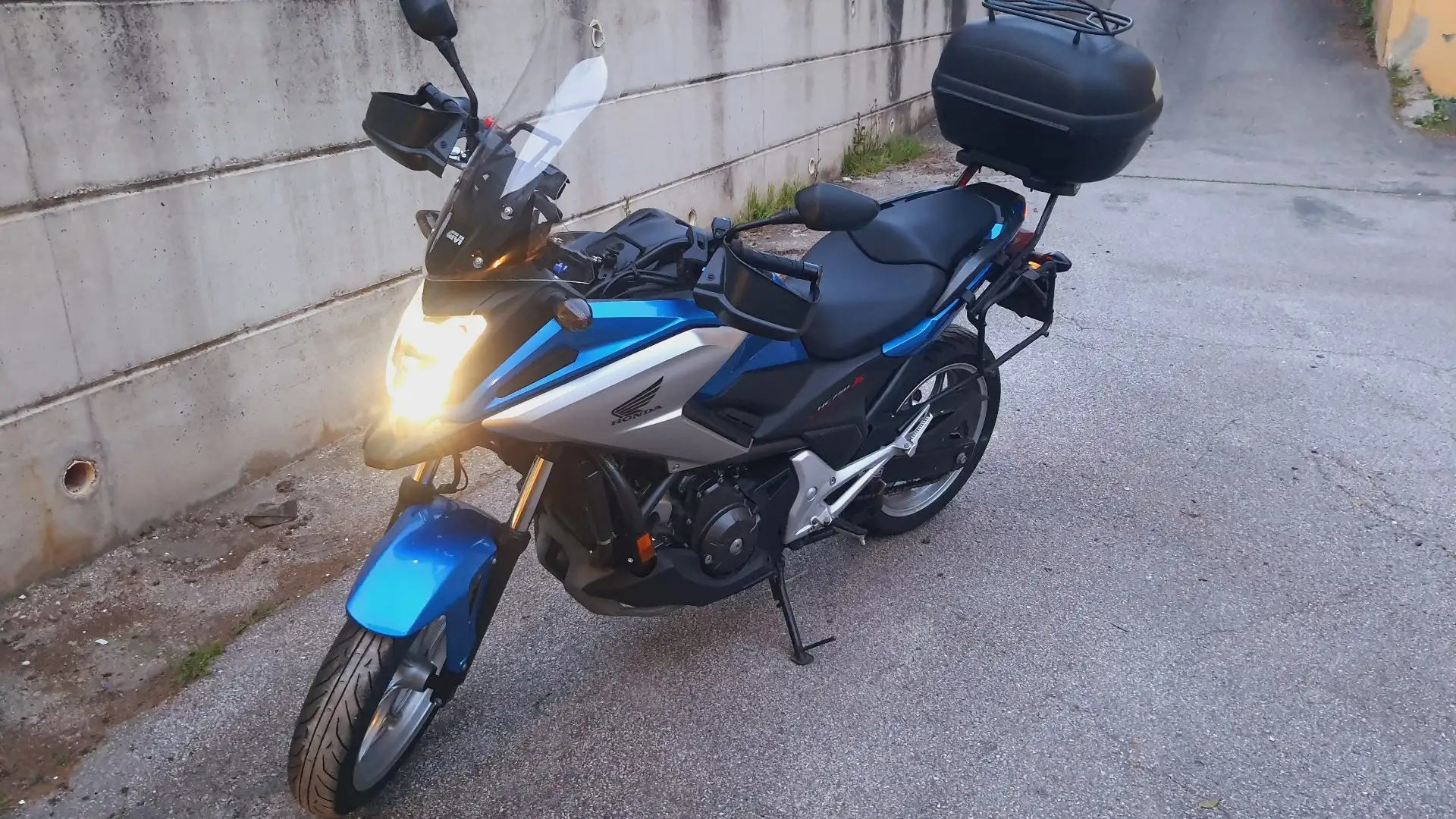 Honda NC 750 X DCT Azul - 1
