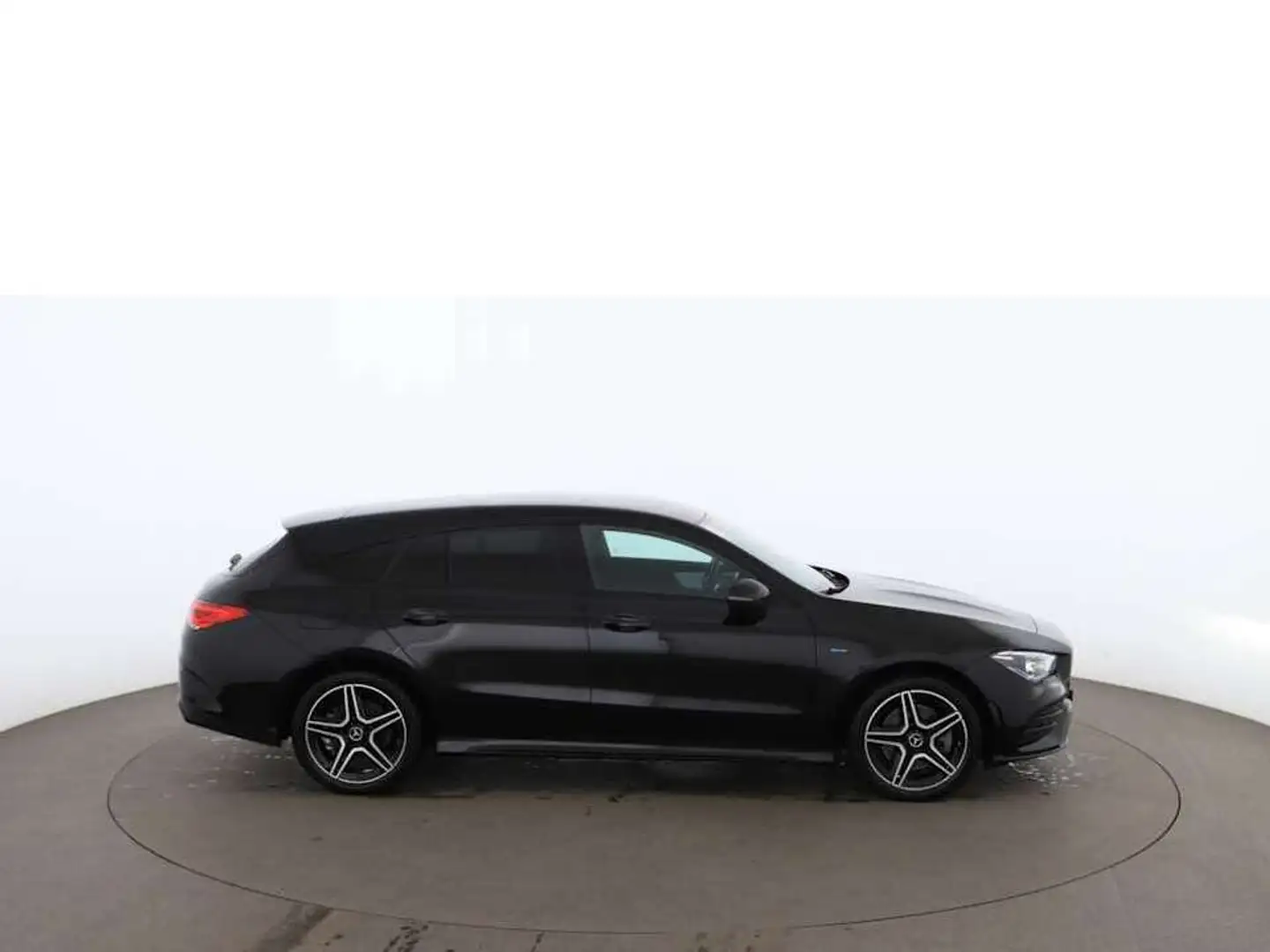 Mercedes-Benz CLA 250 e SB AMG-Line Aut LED AHK NAVI LEDER PDC Чёрный - 2