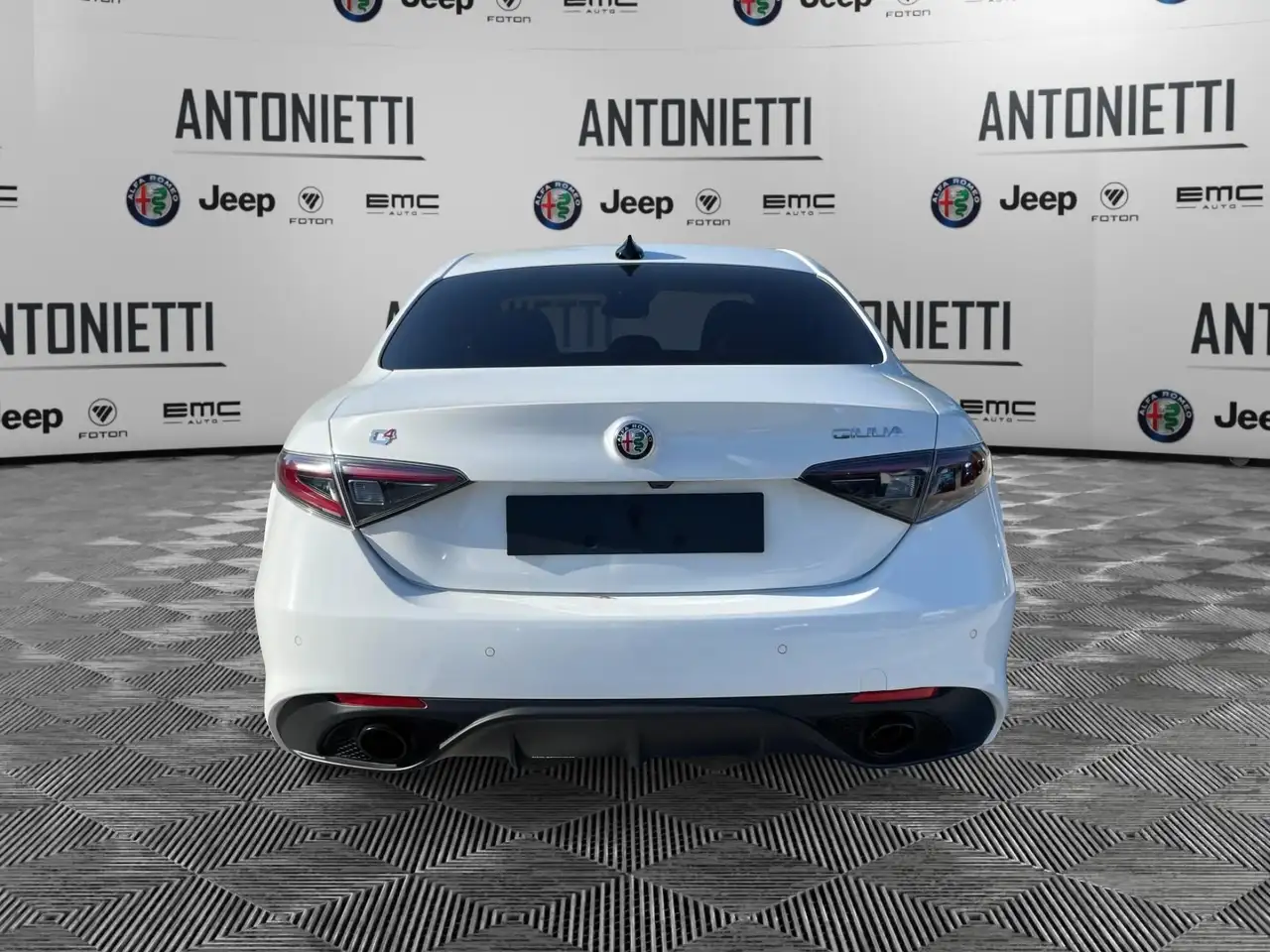 Alfa Romeo Giulia 2026 — фото 6