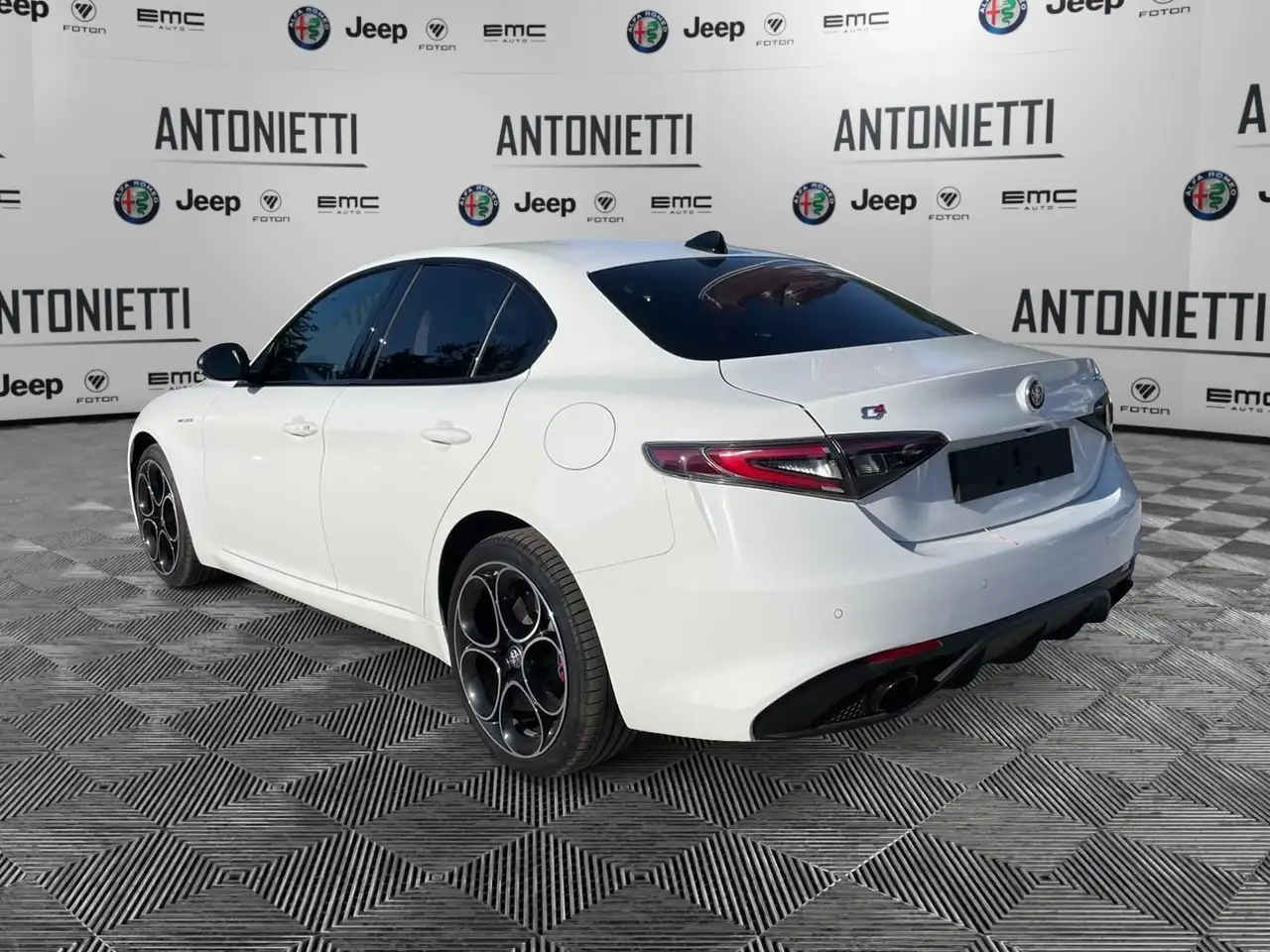 Alfa Romeo Giulia 2026 — фото 7